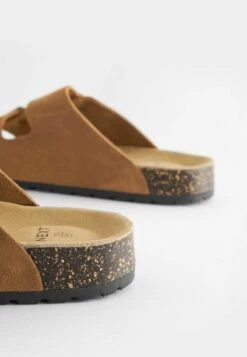 Next DOUBLE STRAP STANDARD - Pantolette Flach - Tan Brown -Next 01706f7e1e2c4acbbd4b1ffbd7e75bcd