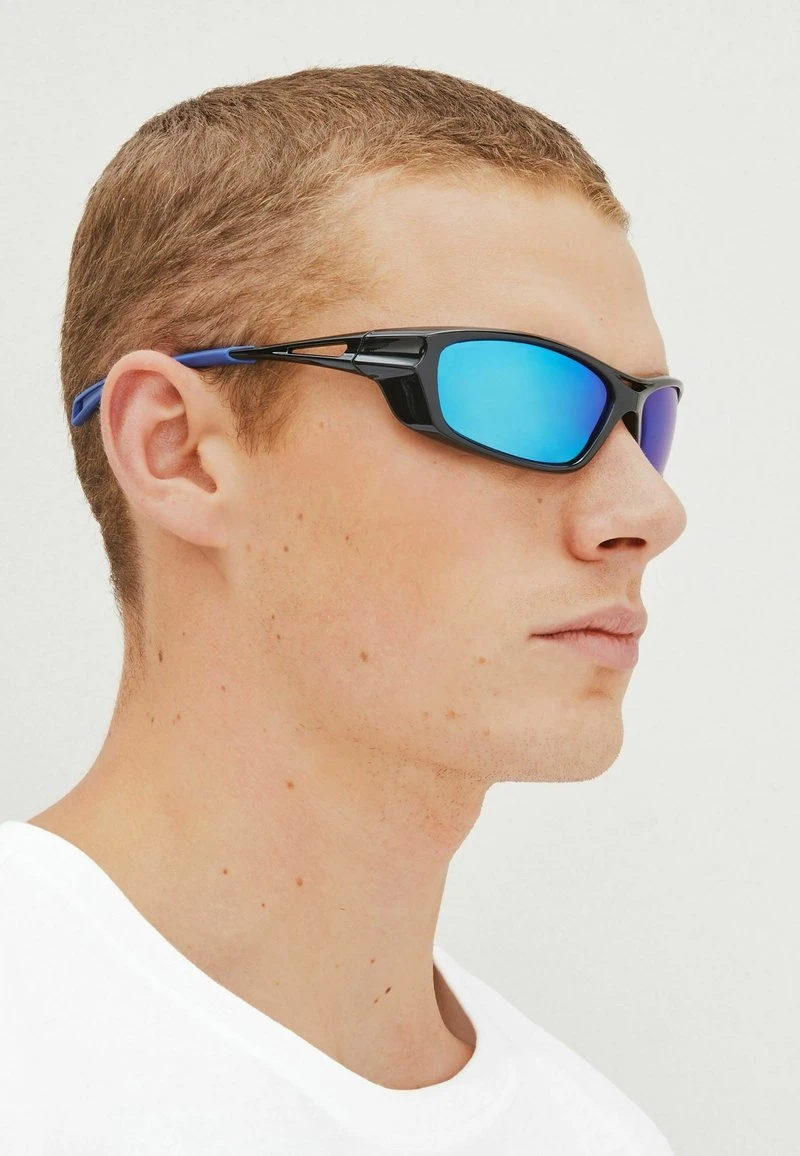Next WRAP POLARISED STANDARD - Sonnenbrille - Black Blue 3 Next WRAP POLARISED STANDARD - Sonnenbrille - Black Blue