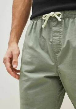 Next DRAWSTRING WAIST WITH STRETCH STANDARD - Shorts - Khaki Green -Next 1fa158a1ec074984b99059019b9819b4