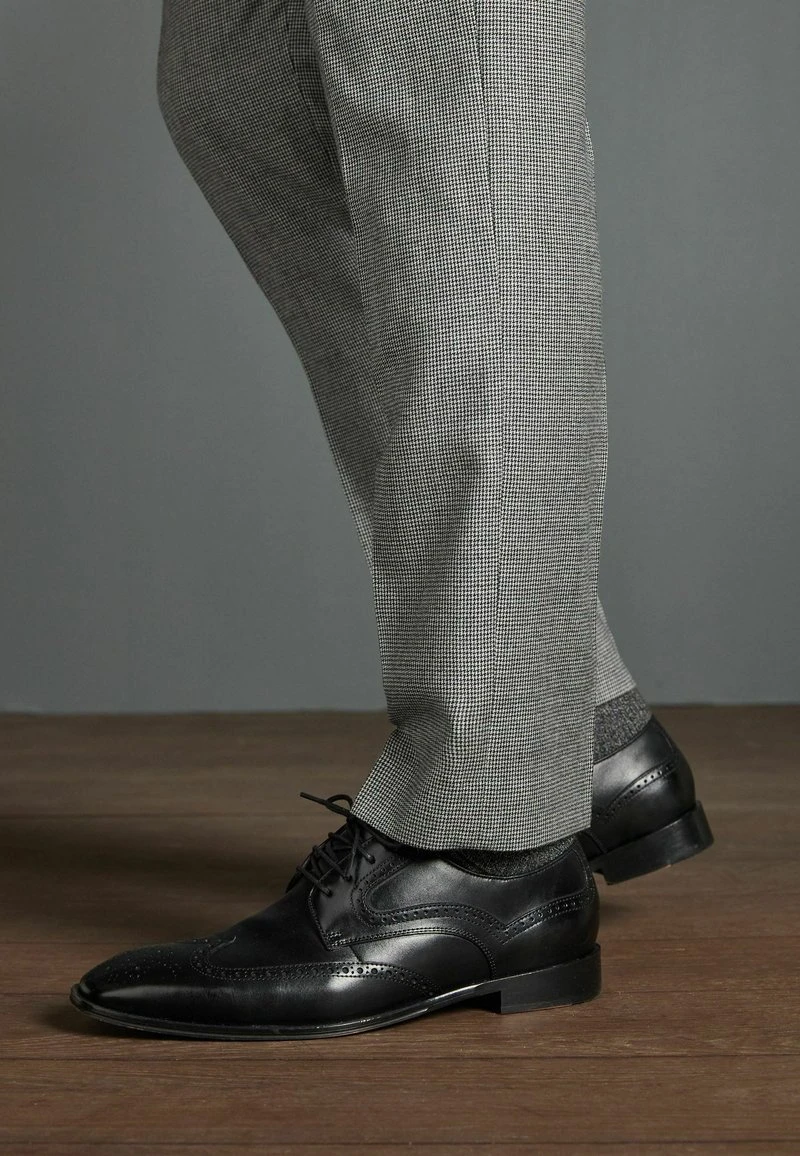 Next SIGNATURE ITALIAN PIPED EDGE BROGUES STANDARD - Business-Schnürer - Black 4 Next SIGNATURE ITALIAN PIPED EDGE BROGUES STANDARD - Business-Schnürer - Black – Bild 2