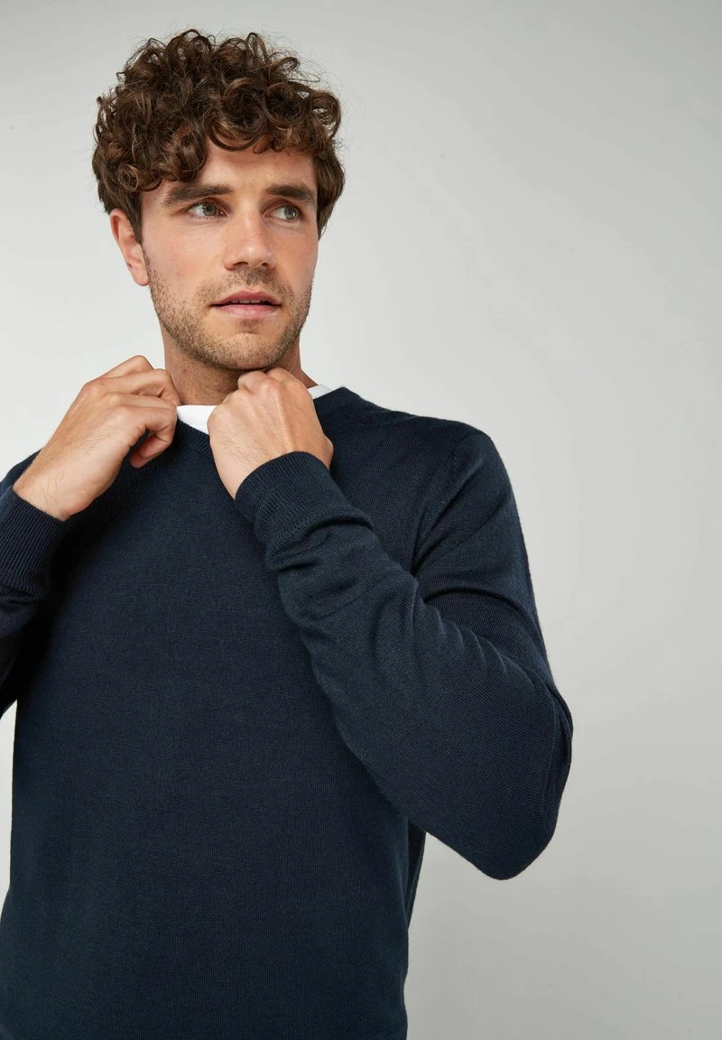 Next SOFT TOUCH V-NECK - Strickpullover - Navy Blue 5 Next SOFT TOUCH V-NECK - Strickpullover - Navy Blue – Bild 3