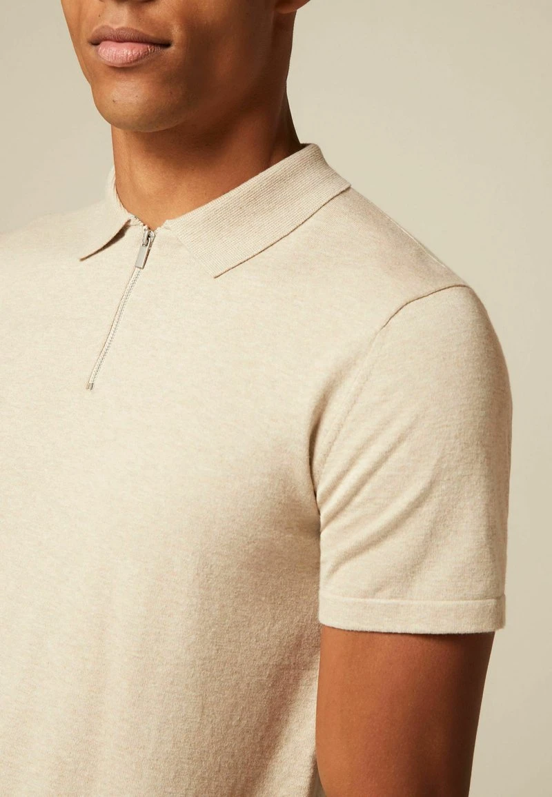Next SHORT SLEEVE STANDARD - Poloshirt - Neutral 5 Next SHORT SLEEVE STANDARD - Poloshirt - Neutral – Bild 3