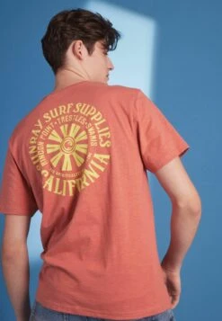 Next REGULAR FIT - T-Shirt Print - Coral Pink -Next 57ebeafbbe154742a81e7644d0df4062