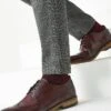 Next CONTRAST BROGUES WIDE FIT - Business-Schnürer - Burgundy Red -Next 7039d7f36df24277ab70f791b79c3991