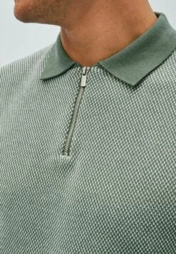 Next TEXTURED ZIP STANDARD - Poloshirt - Sage Green -Next 91eb32cafb7d4a049ed559948c31bba5