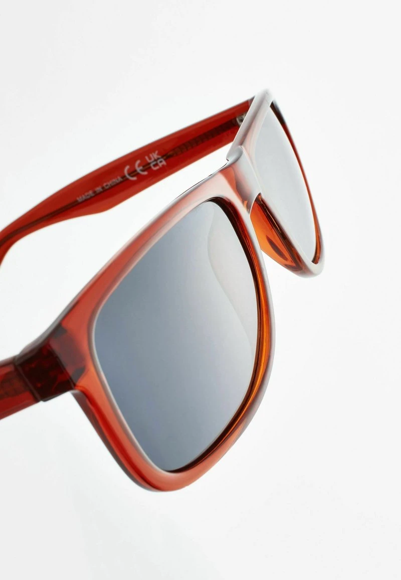 Next SQUARE POLARISED STANDARD - Sonnenbrille - Amber Orange 6 Next SQUARE POLARISED STANDARD - Sonnenbrille - Amber Orange – Bild 4