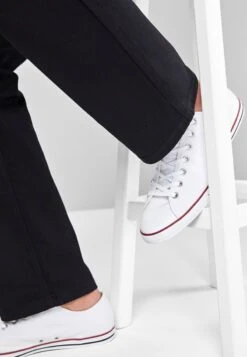 Next Jeans Straight Leg - Black 11 Next Jeans Straight Leg - Black -Next b502b37f771542808937b373837f43a1