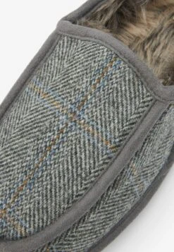 Next CHECK APRON - Slipper - Grey -Next c46a4108e1ed4e19bb9d0f896948e8d3