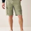Next PREMIUM LAUNDERED CARGO STANDARD - Jeans Shorts - Khaki Green -Next fb6ae1fadb054c8ca3fe3c5f85c74f11